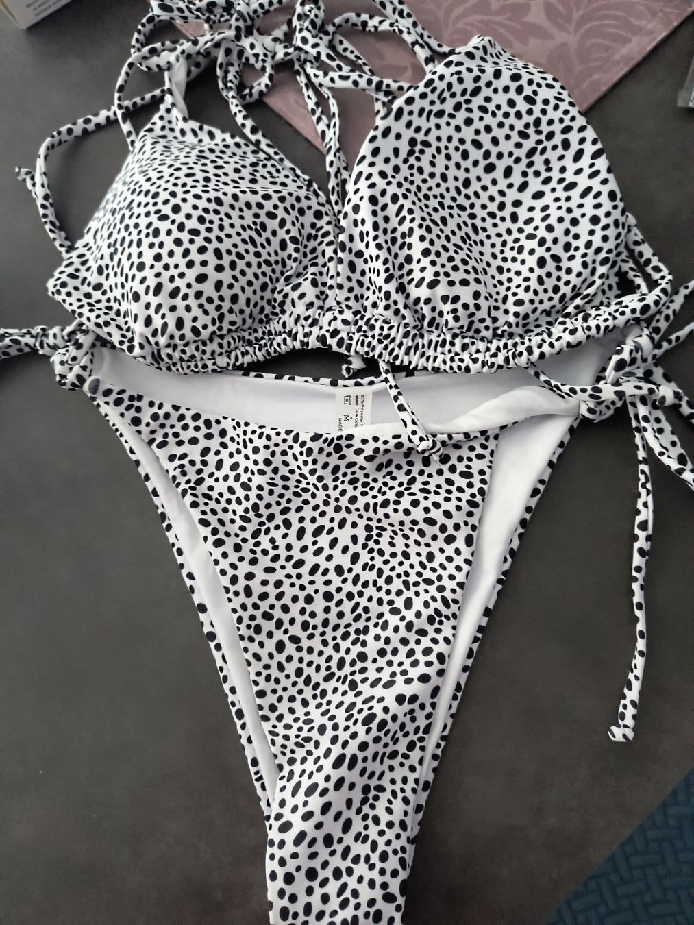 Maillots de bain & Bikinis: Bikini mit Fleckenmuster Grösse XL  – D'occasion à Schöfflisdorf par kin_2dp9