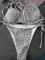 Bikini mit Fleckenmuster Grösse XL 