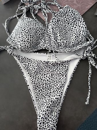 Bikini mit Fleckenmuster Grösse XL 