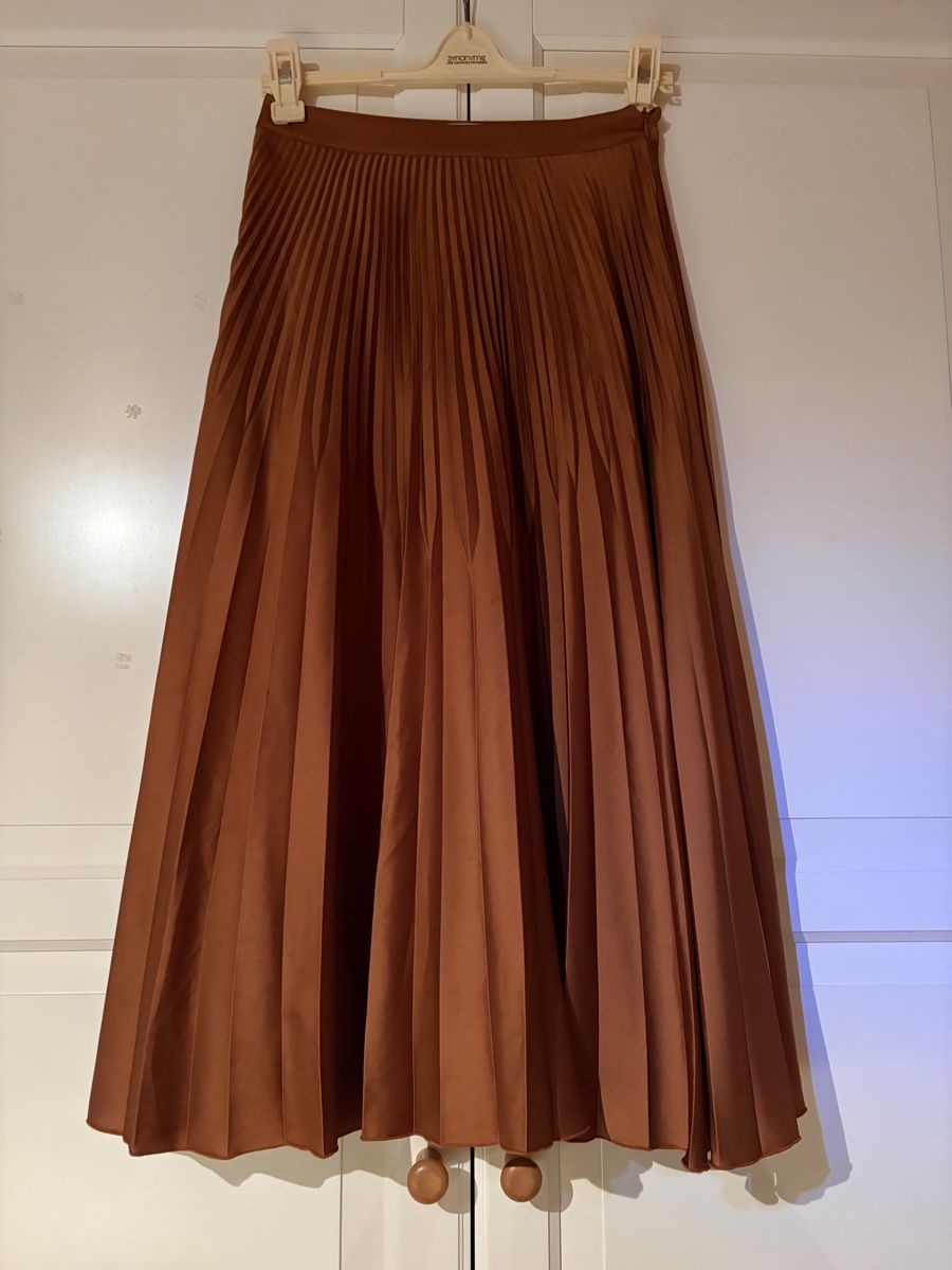 Robes: Reiss Elegant Midi Skirt – D'occasion à St.Josefen par lop_lh8d 7