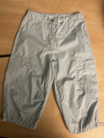 Leichte Migros Capri Hose Gr.128 hellblau guter Zustand