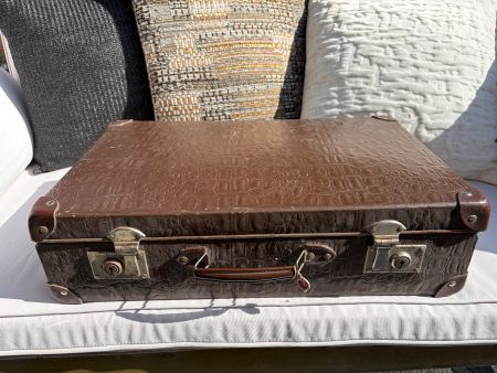 Valise ancienne cuir brun motif croco