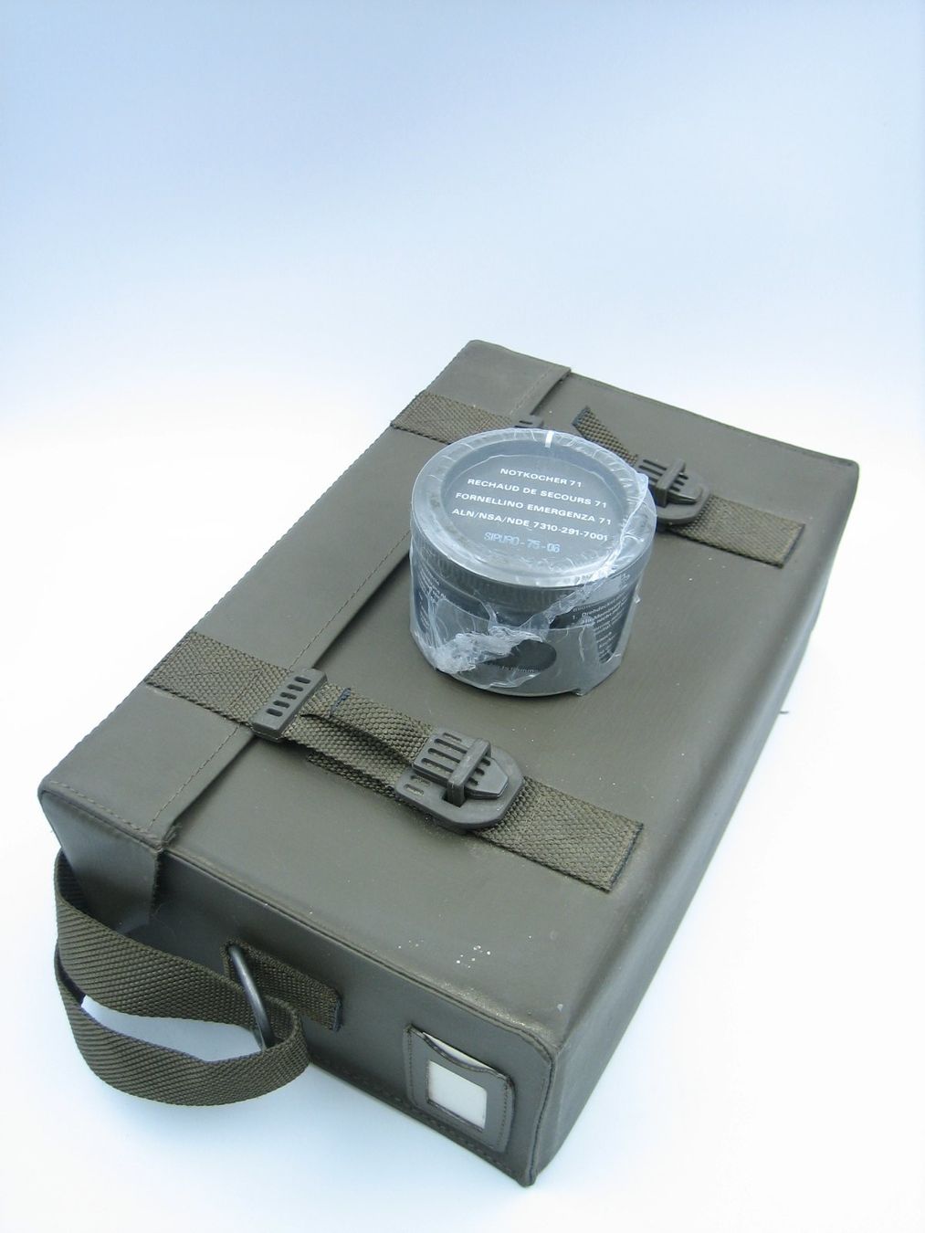 Schweizer Armee Borse: Schweizer Armee Militärtasche mit Notkocher – Usato da Zürich venduto da Tomi118 2