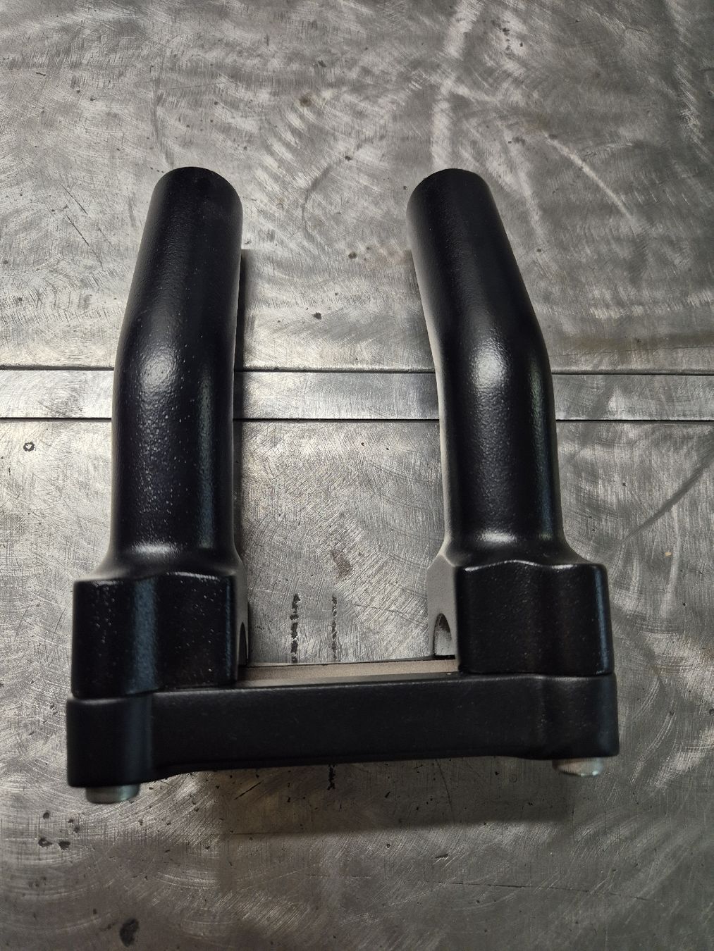 Harley-Davidson Toutes les pièces détachées moto: Risers Harley-Davidson  – D'occasion à Le Locle par CHEGUA