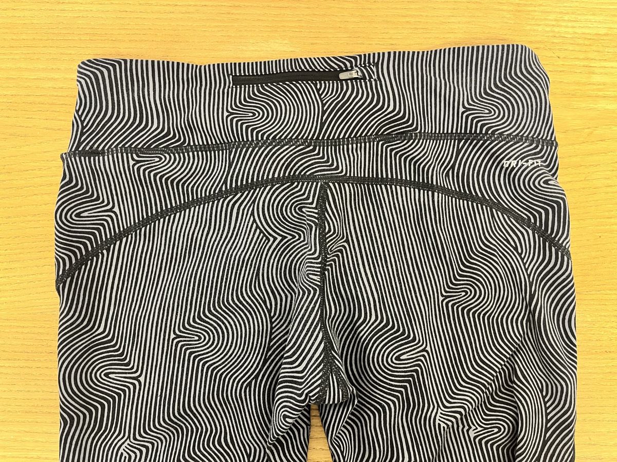 Nike Leggings: 3/4 Sporthose von Nike Grösse M-L – Usato da Teufenthal AG venduto da Nanahu 2