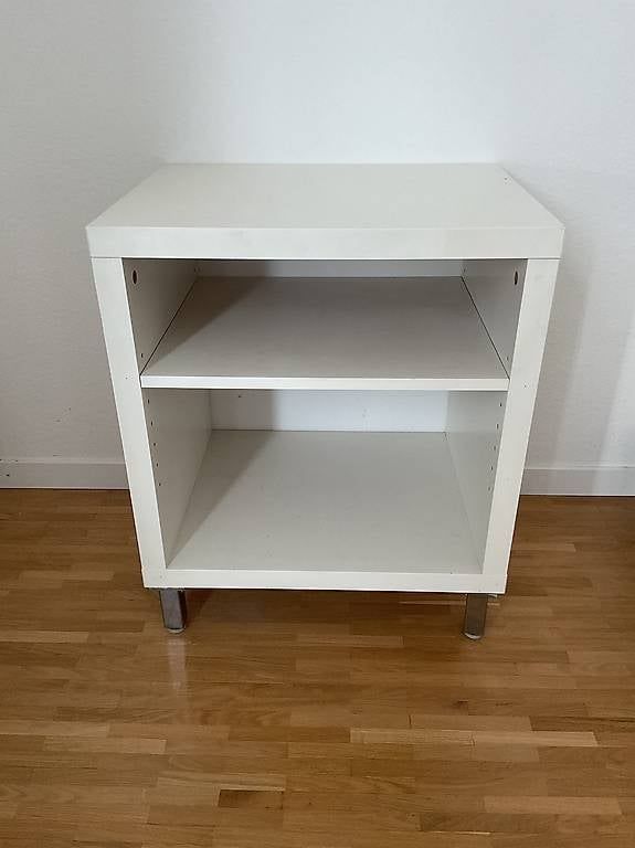 Scaffali: BESTA Regal //  Étagère BESTA // BESTA Shelf – Usato da Cologny venduto da els_tvj8 2
