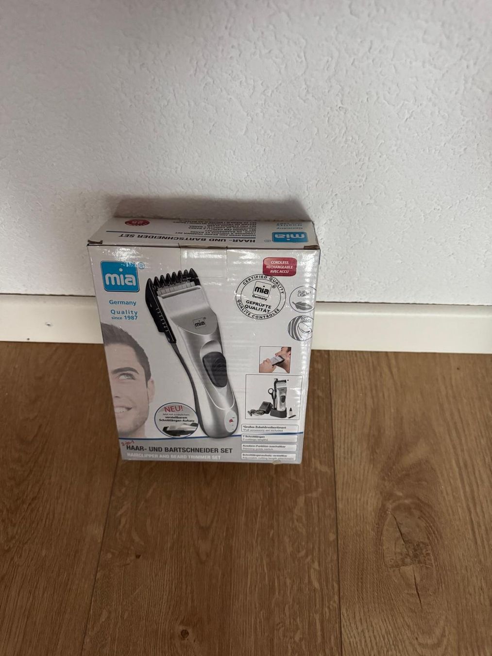 Rasoi & Lamette da barba: Haar- & Bartschneider Set – Nuovo e nell'imballaggio originale da Aarburg venduto da Injac