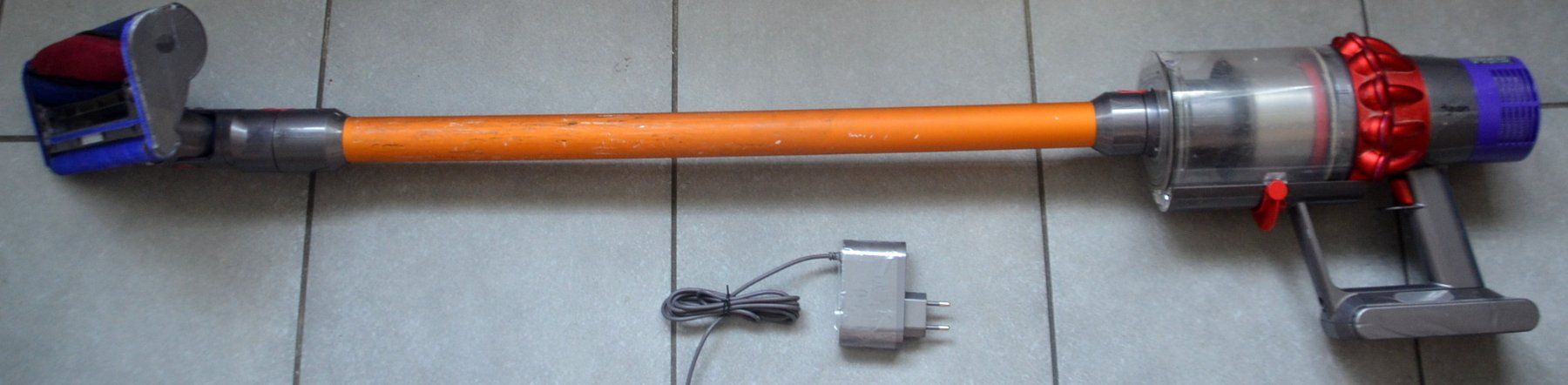 Dyson Aspirapolveri & Accessori: Dyson Cyclone V10  Staubsauger / aspirateur – Usato da Collonges venduto da arashee 2