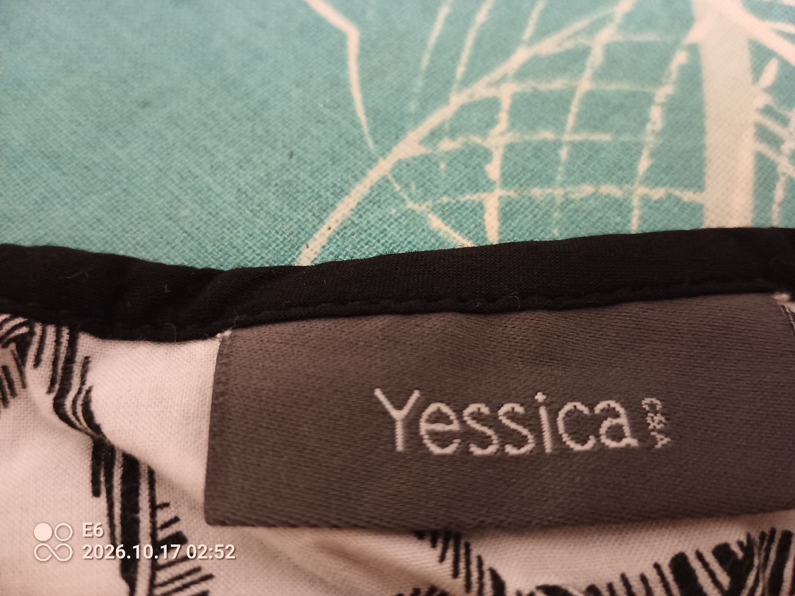 Blusen: Gemusterte Bluse Marke: Yessica – Gebraucht aus Zürich von Mitzi6 2