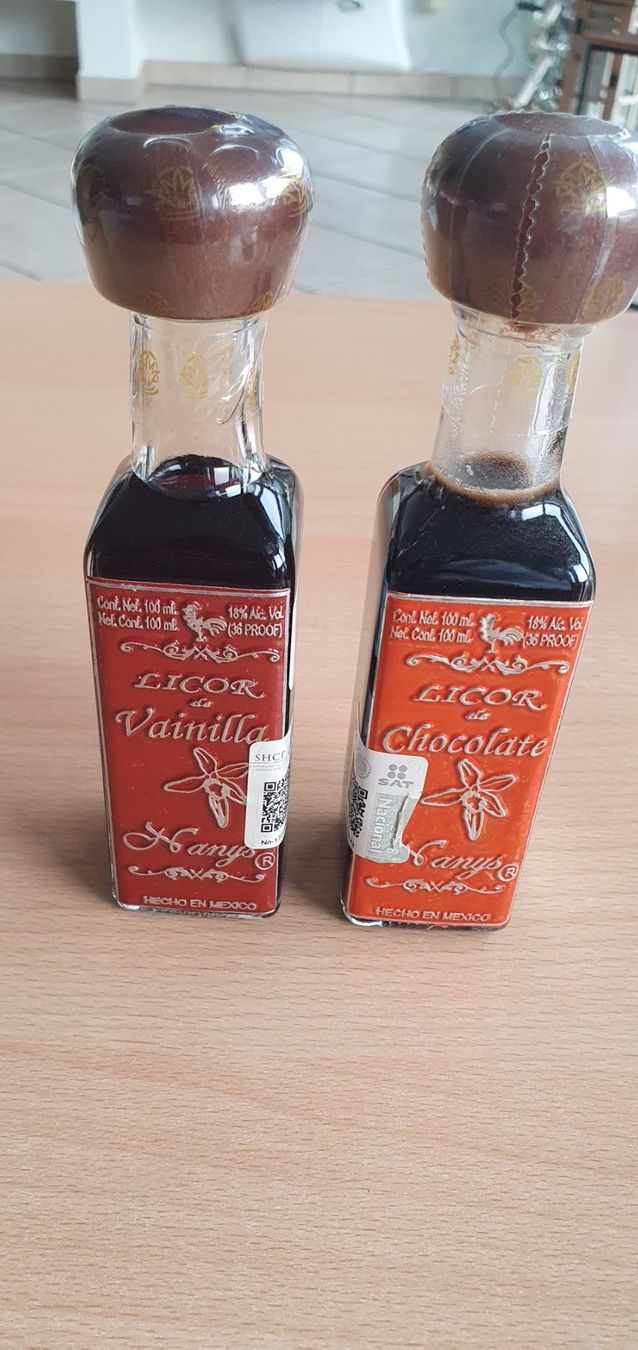 Bevande alcoliche: 2 petites bouteilles liqueurs mexicaines – Nuovo e nell'imballaggio originale da Moutier venduto da mai_pq7w