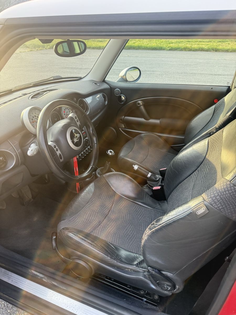 Mini Autos: Mini Cooper 1.6 frisch MFK  – D'occasion à Susten par Carlos_Sousa_89 4