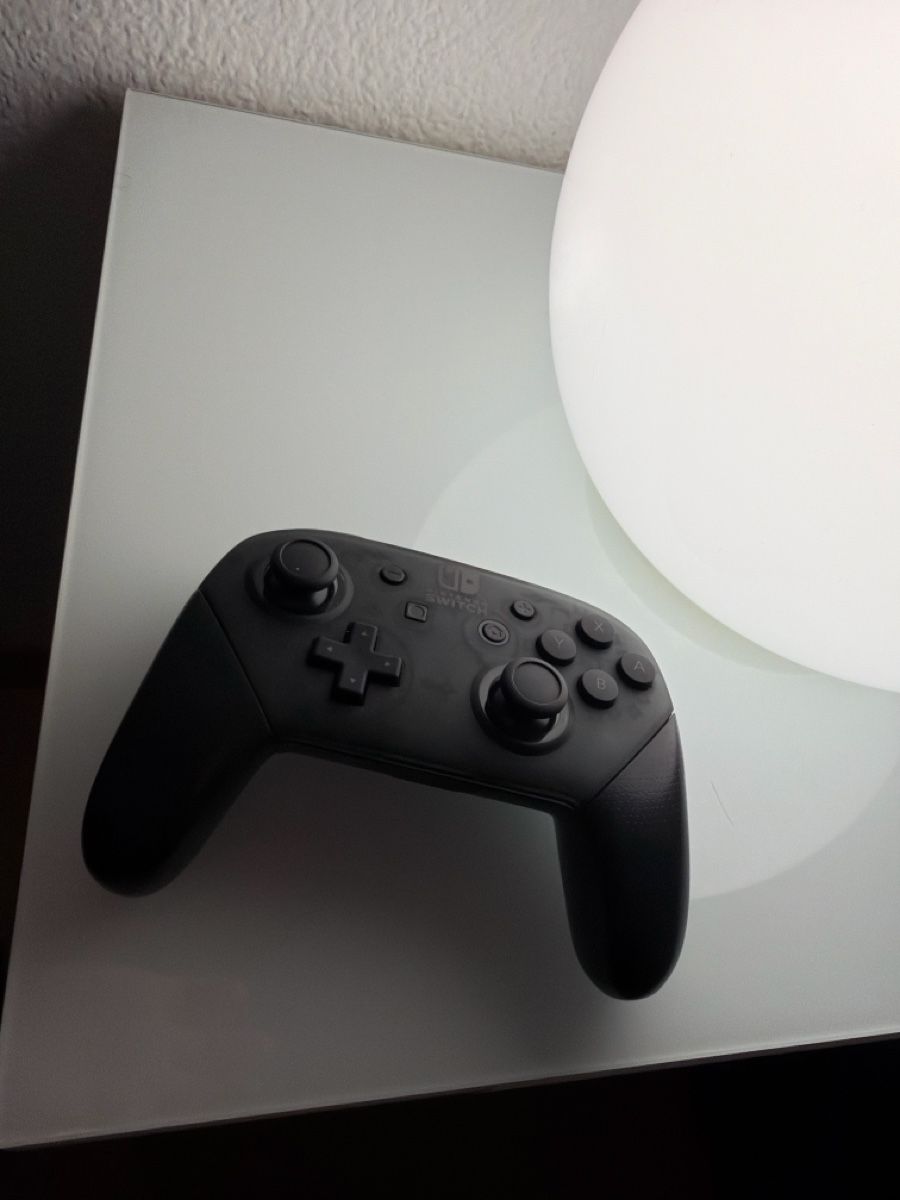 Controller: Nintendo Switch Pro Controller - Top Zustand! – Usato da Staad SG venduto da zib_vjt7