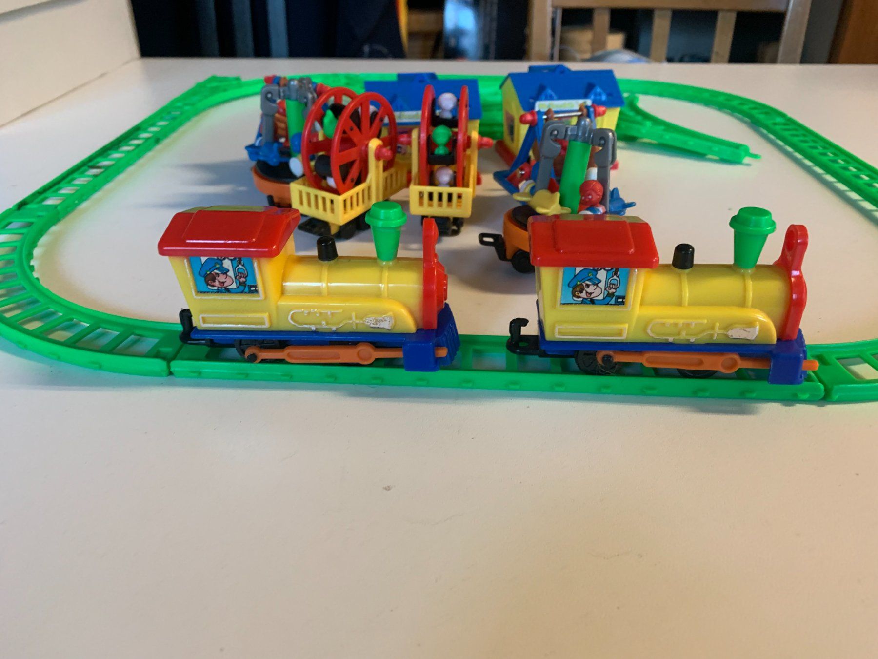 Giocattoli: Kinder Eisenbahn mit Batteriebetrieb , Kunststoff – Usato da Fislisbach venduto da chili2006 1