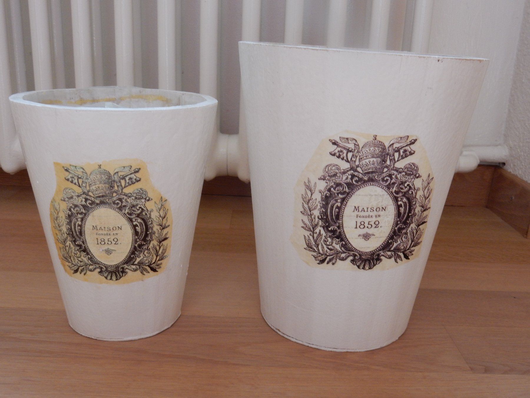 Vasi per fiori: 2x Set Cachepot Übertopf shabby chic Stil NEU speziell – Nuovo e nell'imballaggio originale da Jona venduto da simongarden 9