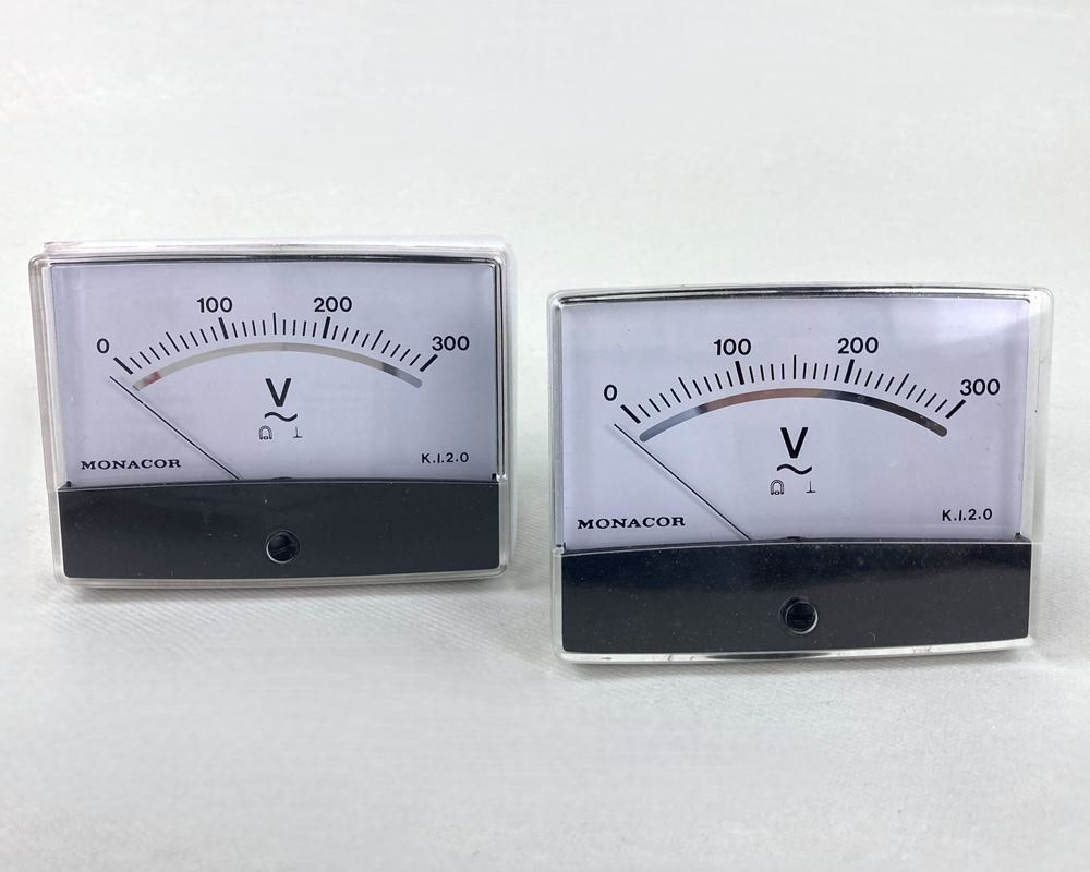 Monacor Misurare: MONACOR | Voltmeter | PM-4 | Einbauinstrument| 2St – Nuovo (secondo la descrizione) da Wittenbach venduto da Restwert_St-Gallen 4