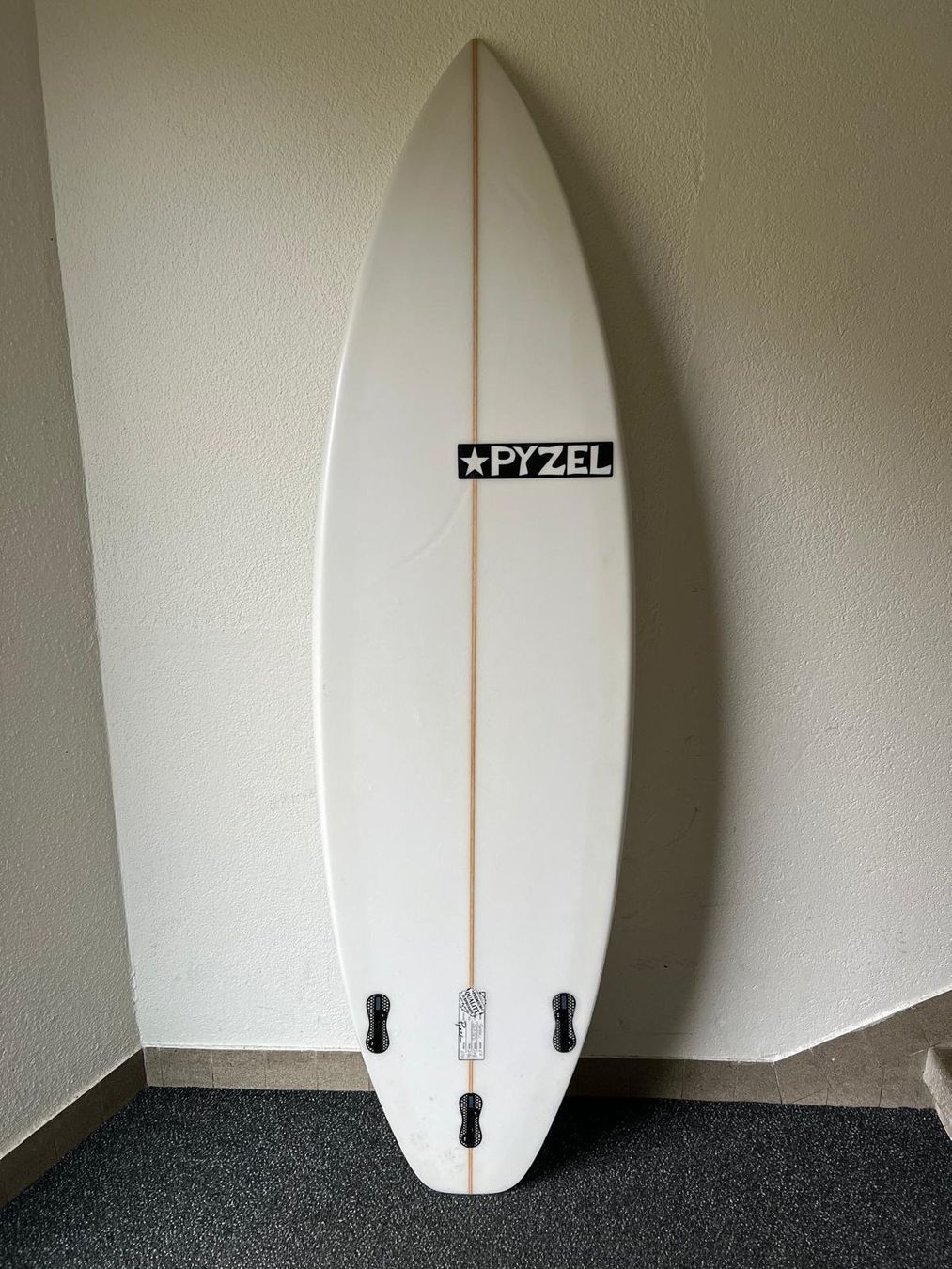 Surfboards & Schwimmbrette: Pyzel Shadow 6'0 – Gebraucht aus Zürich von Taj137 1