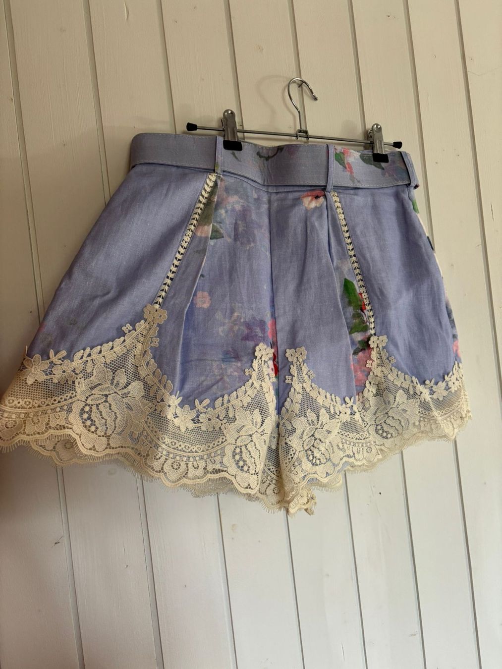 Pantaloni: Zimmermann Shorts gr.36/38 s/m – Usato da Jonen venduto da Lux.K. 1