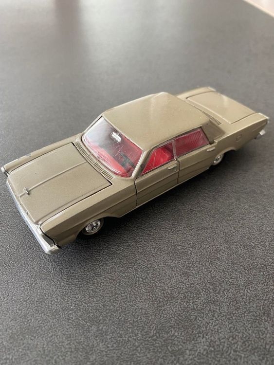 Dinky Toys 1402 - FORD GALAXIE 500 brown 1:43, Atlas