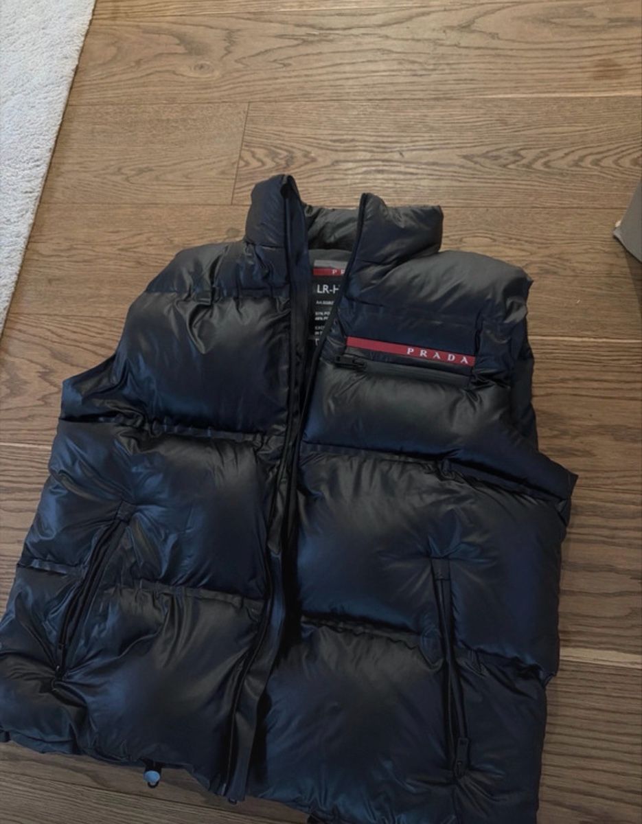 Prada Gilets & Westen: Prada Weste – Gebraucht aus Zürich von pau_2bhp 1