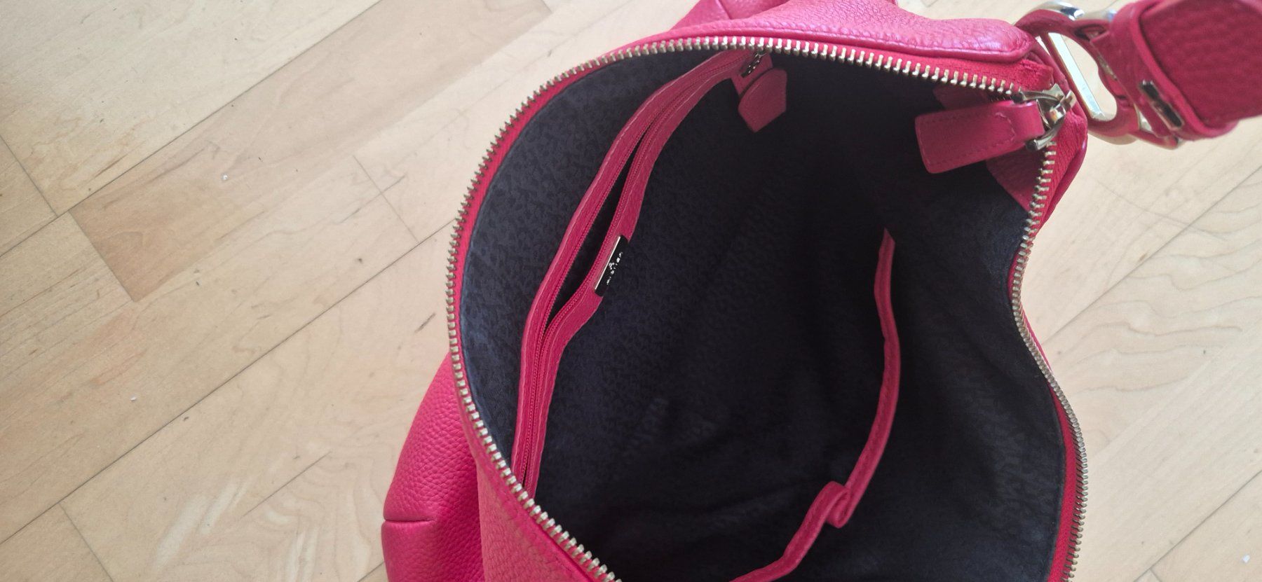 Aigner Taschen für Damen: TOP-ANGEBOT: Aigner-Tasche rot – Gebraucht aus Chur von lumerina 2