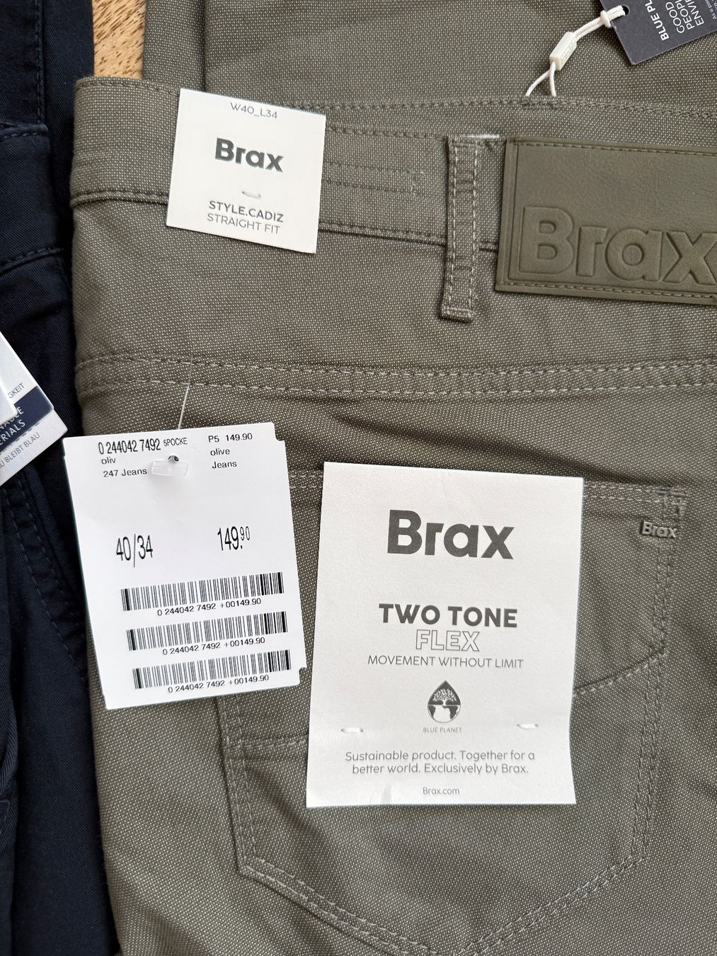 Brax Pantaloni: 3 Hosen von Brax neu – Nuovo e nell'imballaggio originale da Zürich venduto da bluebirdmon 1