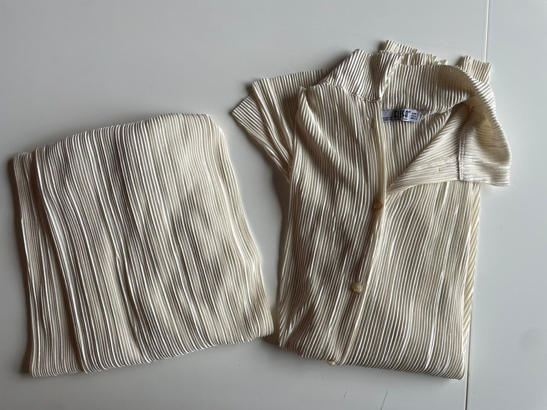 Lots de vêtements: Ensemble fluide plissé crème - Taille L – D'occasion à Troinex par Irisglo 5