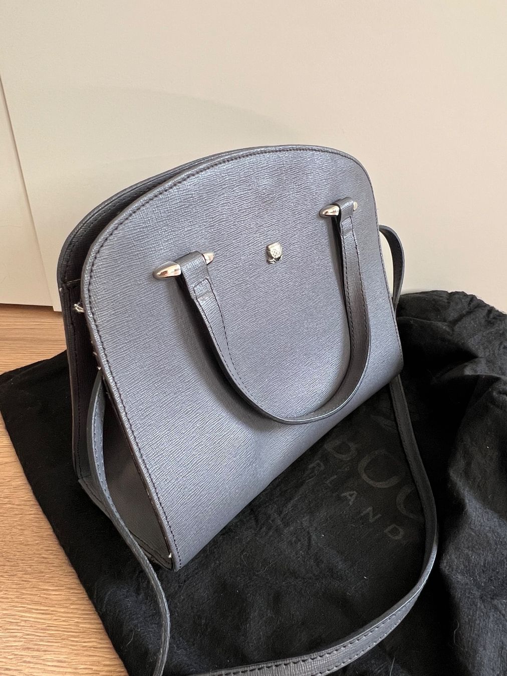 Navyboot Taschen für Damen: Navyboot Lederhandtasche – Gebraucht aus Hitzkirch von neuerbenutzername_ 1