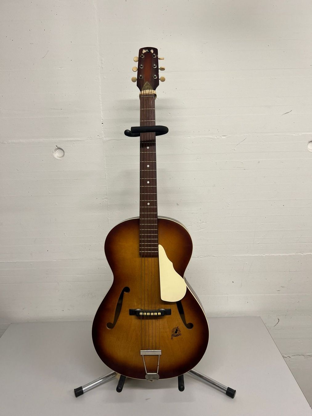 Strumenti musicali: Alte Akustikgitarre "Framus" – Usato da Bern venduto da latrouvaillebern