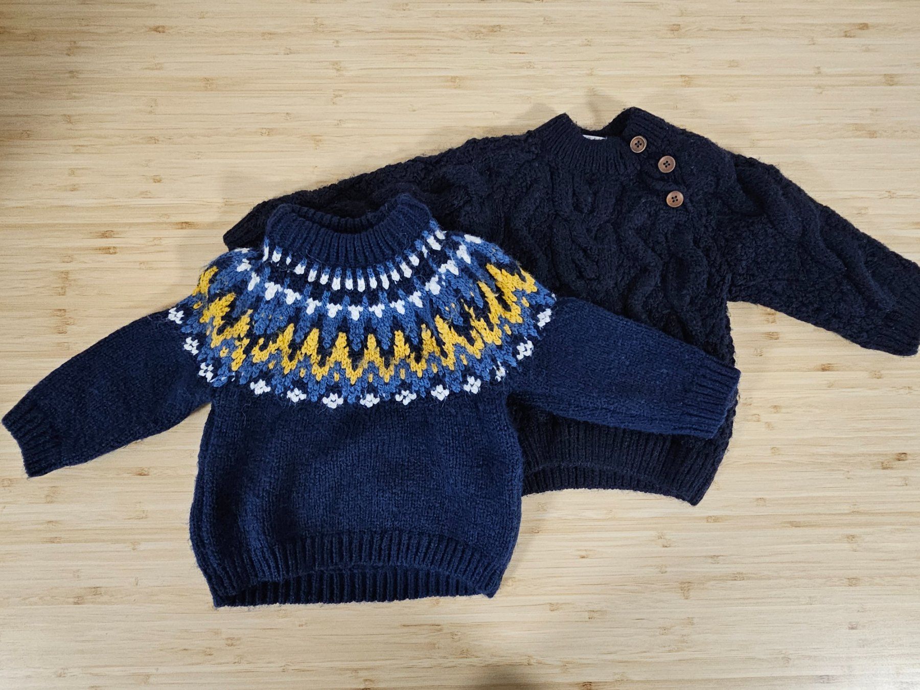 Zara Pullover & Sweatshirts: 2 Pullover von Zara [6/9 Monate] – Gebraucht aus Montlingen von mlovato