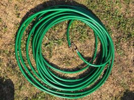 Gartenschlauch 20m / Messinganschluss / verstellbare Düse