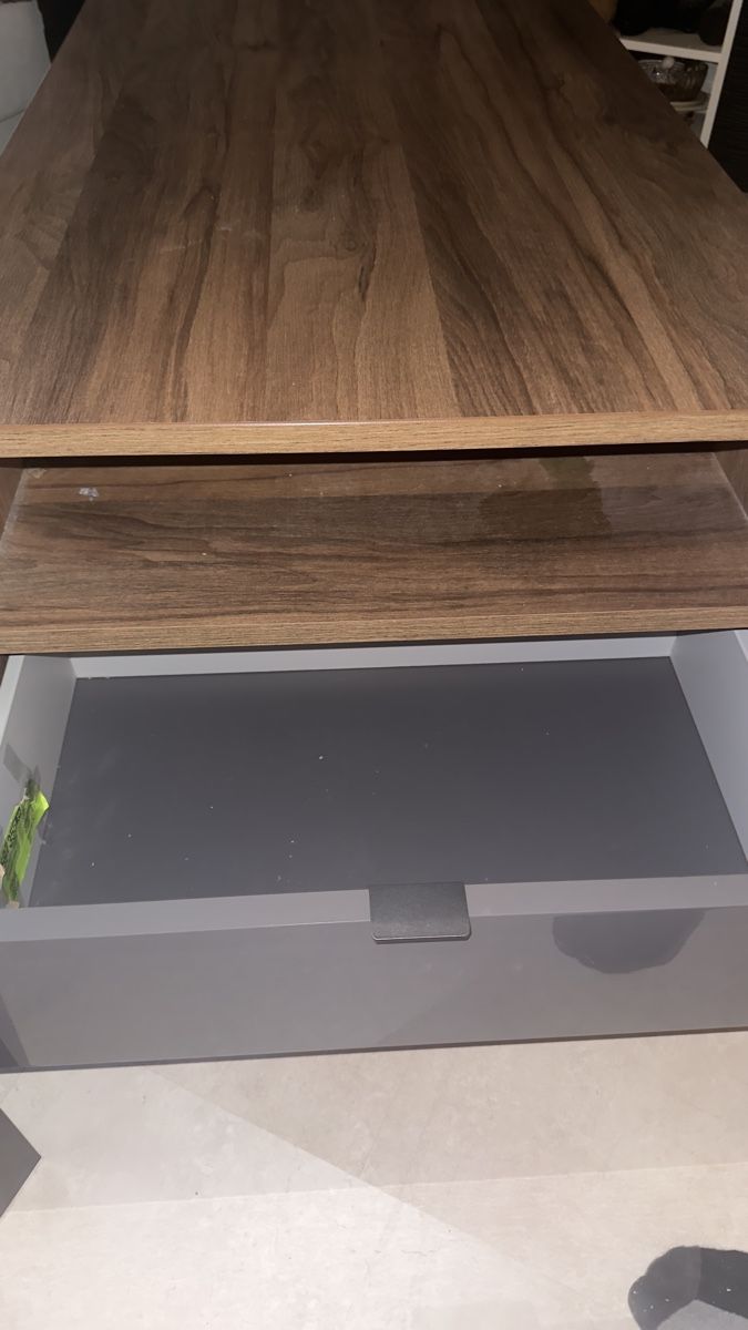 Tische: Wohnzimmertisch Holzoptik dunkel gebraucht – Gebraucht aus Täuffelen von jon_q57h 1