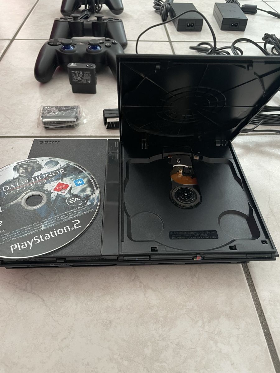 Sony Console: Lotto PS2 Slim + Manopole + Accessori – Usato da Mezzovico venduto da esa_d9tc 1
