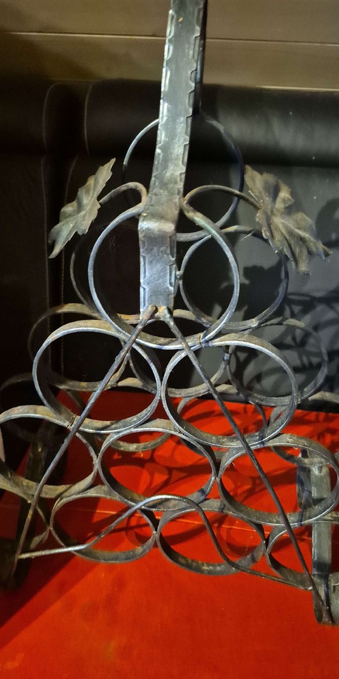 Tutte le decorazioni: Porte-bouteilles en fer forgé style vintage – Usato da Penthalaz venduto da yve_wsq8