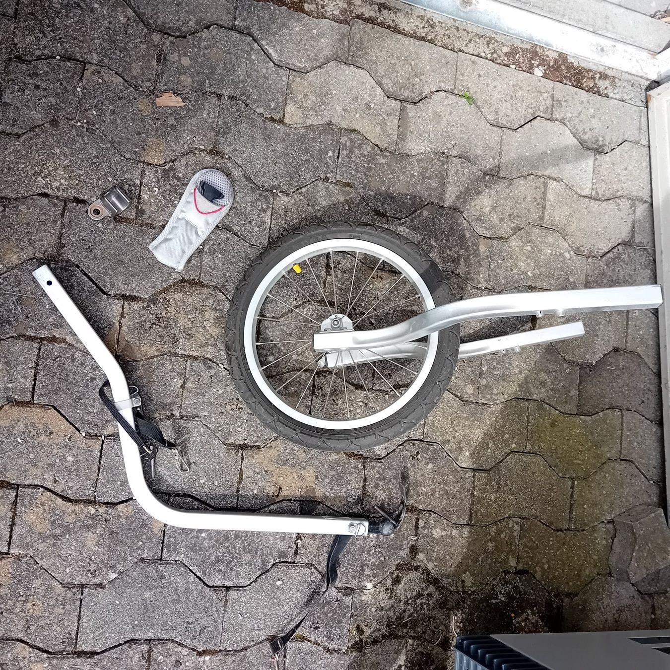 Thule Remorques: Thule Chariot cross 1 rot – D'occasion à Kirchberg BE par Prosansen 5