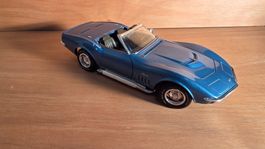 Revell Chevrolet Corvette Stingray Cabriolet 1:18 Blau