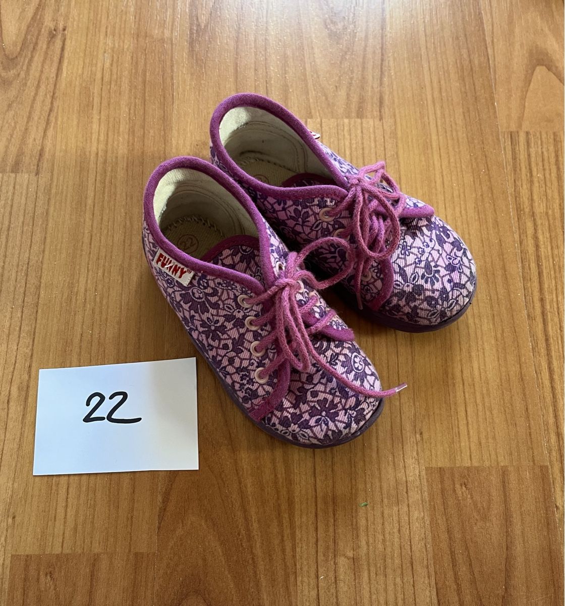 Schuhe für Mädchen: Stoffschuh Funky, Grösse 22 – Gebraucht aus Jonschwil von Theswissmiss