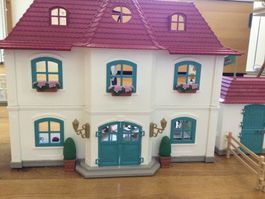 SCHLEICH Lakeside Country House 42706