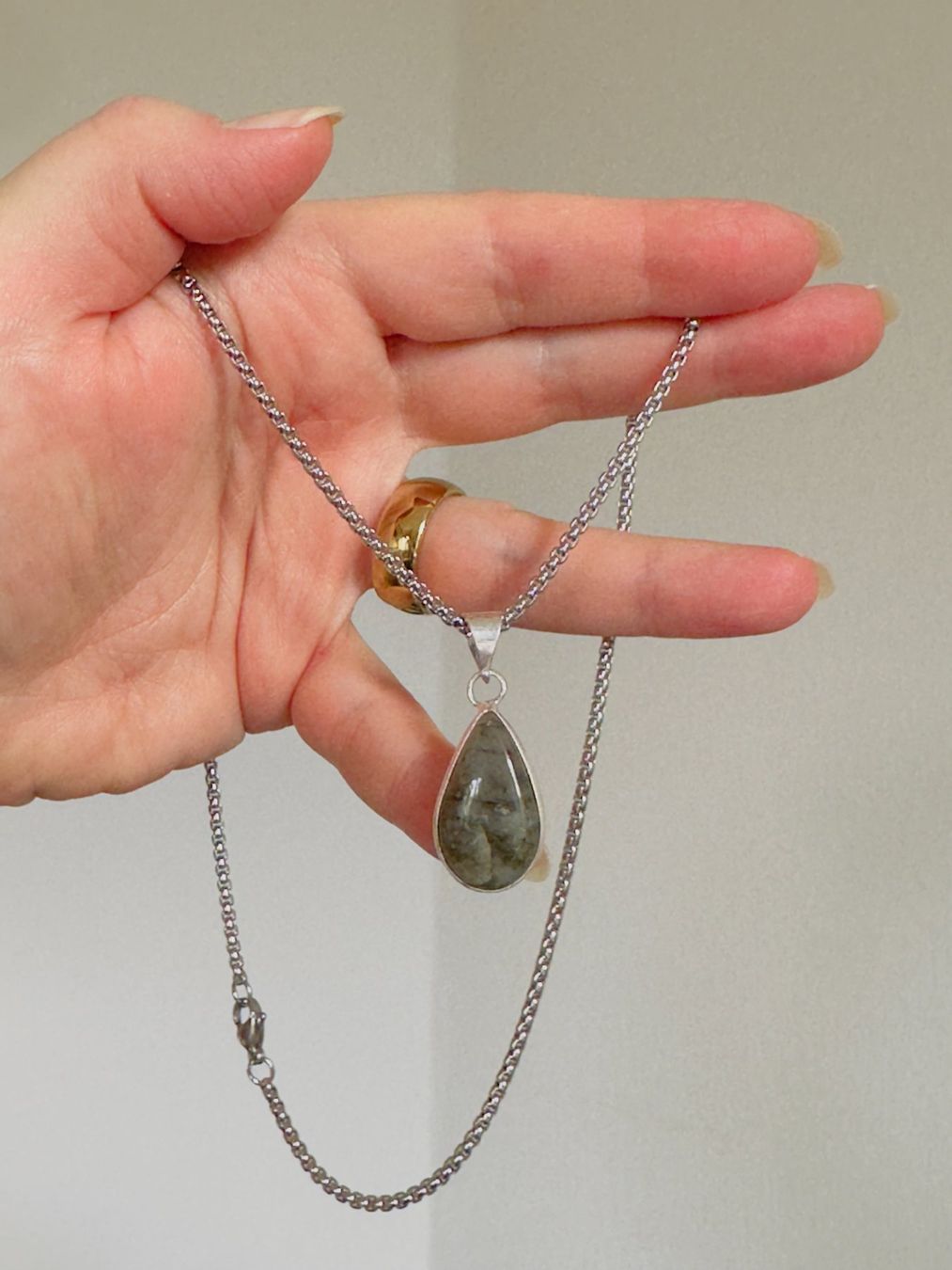 Catenine: Fashionable labradorite necklace – Nuovo e nell'imballaggio originale da Genève venduto da AGBERG 9