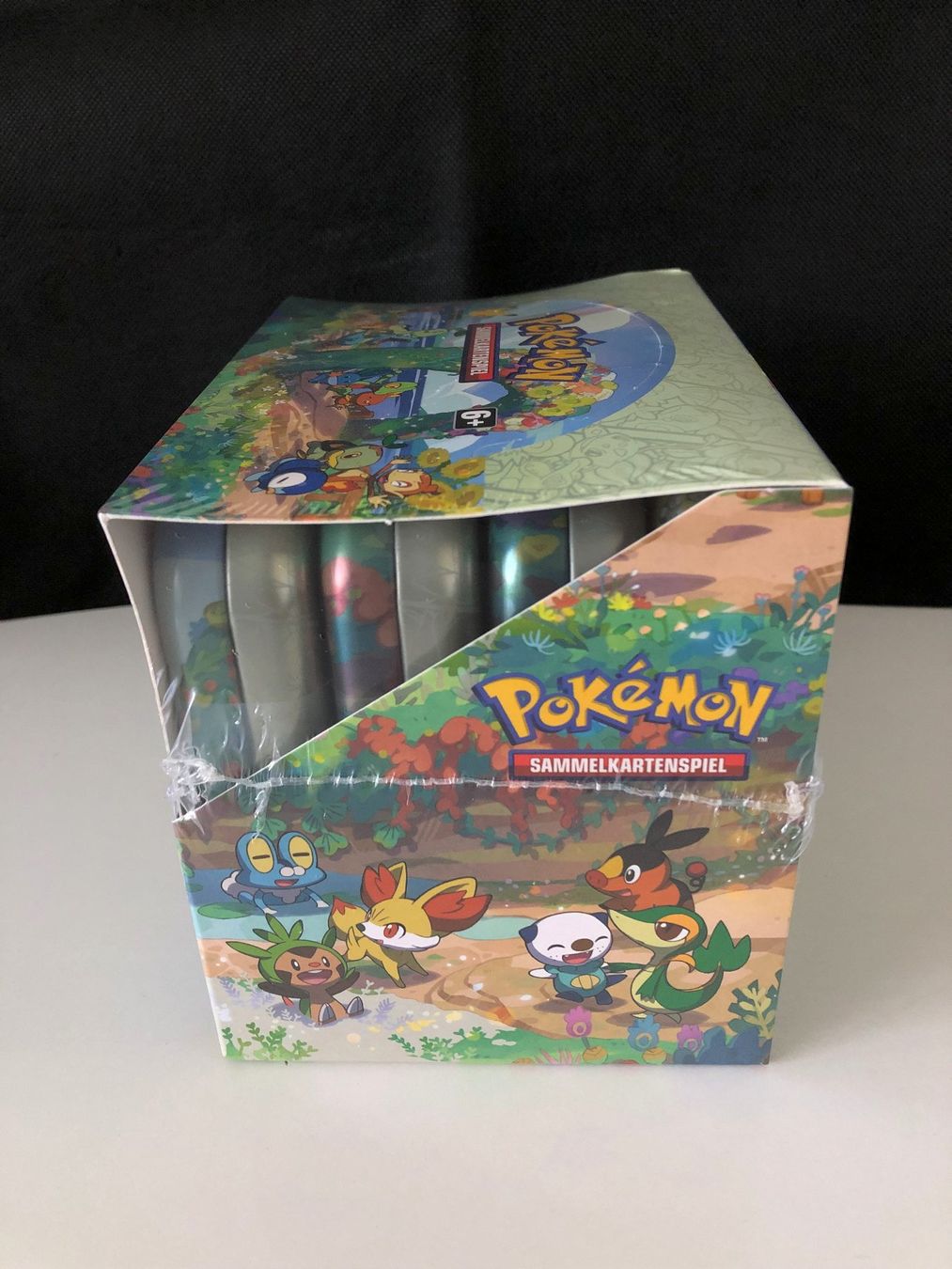 Pokémon Sammelbilder & Trading cards: Pokemon - Celebrations Mini Tin Display sealed - deutsch – Neu und originalverpackt aus Zürich von Nostalgia 3