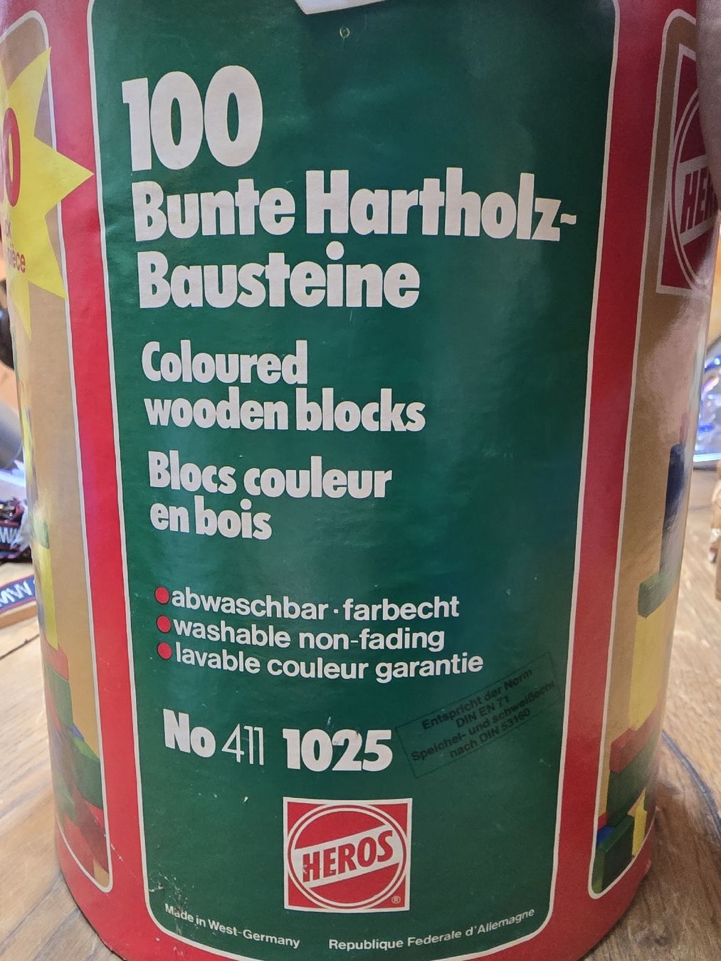 Giocattoli: HEROS 100 Bunte Holzbausteine im Eimer (D) – Usato da Rorschach venduto da TimelessTrading 1