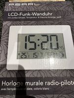 LCD Funkwanduhr NEU
