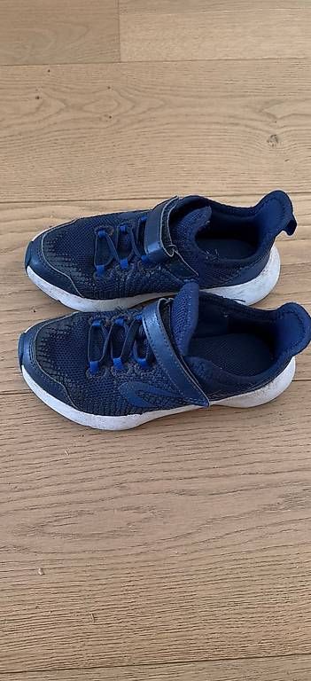 Schuhe für Jungen: Sneaker – Gebraucht aus Basel von Frani010 1