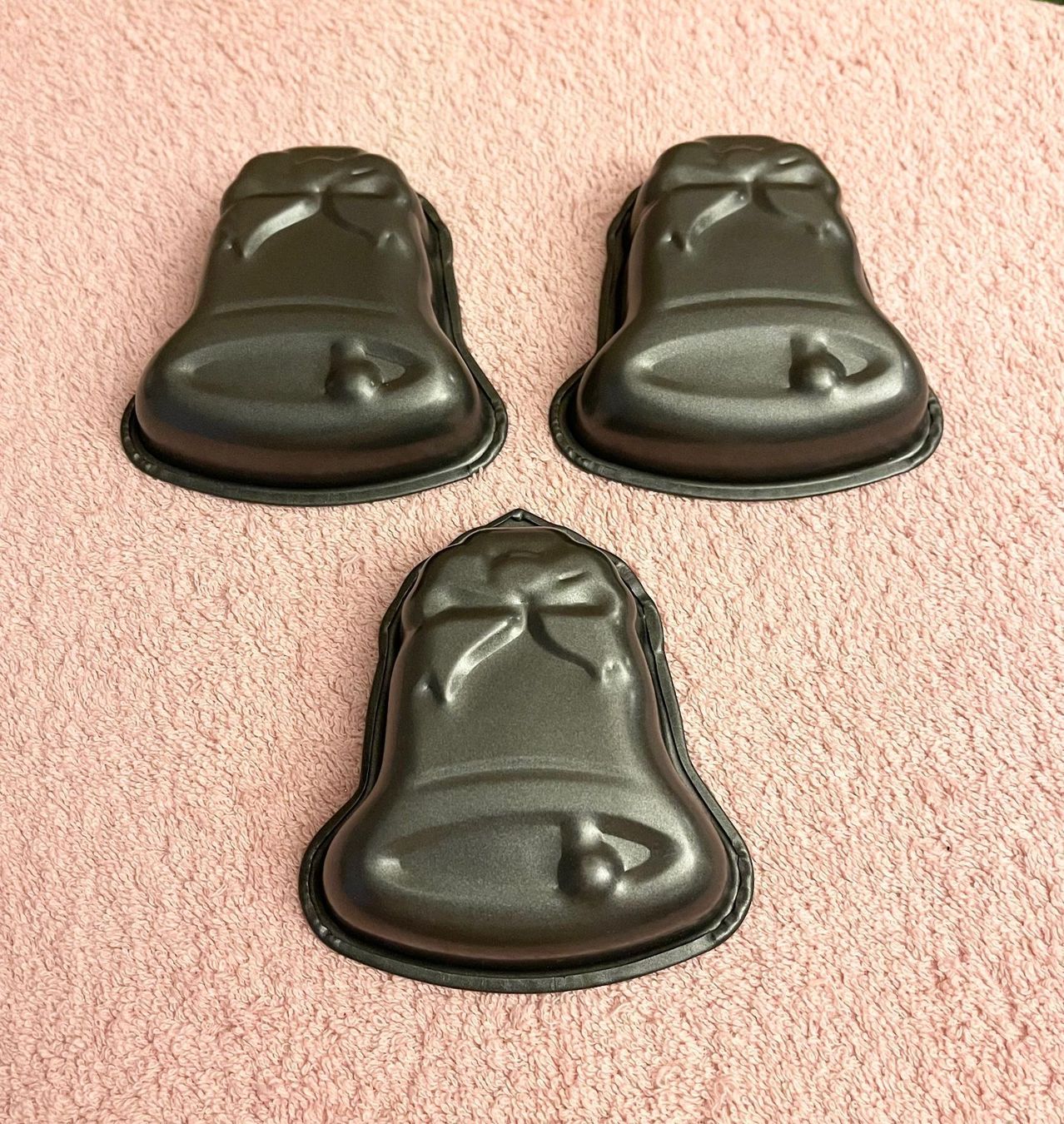 Moules à gâteaux: 3 Glocken Backformen – Neuf avec emballage d'origine à Basel par Seifehuesli 1