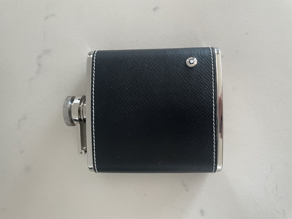 Sonstiges: Montblanc Flachmann Leder Schwarz mit Box neu, large – Gebraucht aus Opfikon von janineschlosser 1