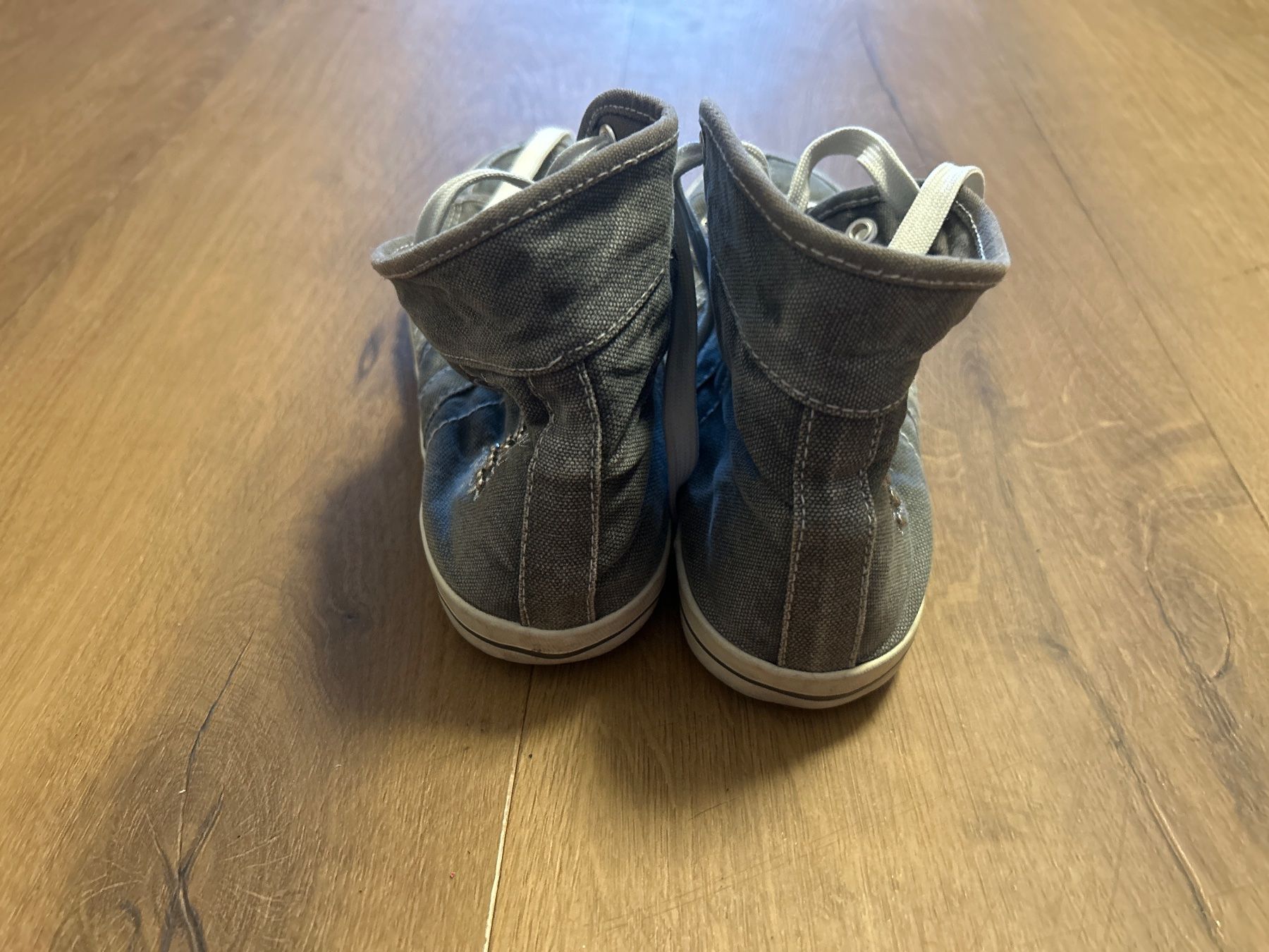 Scarpe da donna: Coole Sneakers Segelschuhe Gr 38 – Usato da Regensdorf venduto da Spyke55 2