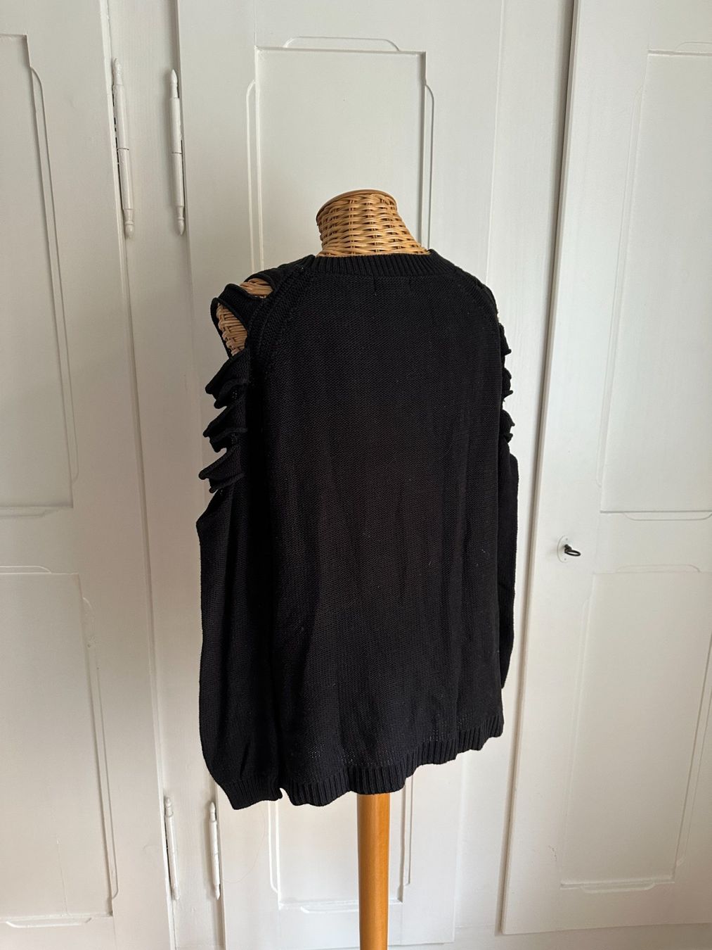 Maglioni & Felpe: FOREVER 21 - Aztec Strickpullover schwarz S – Usato da Zürich venduto da Diazaio 2