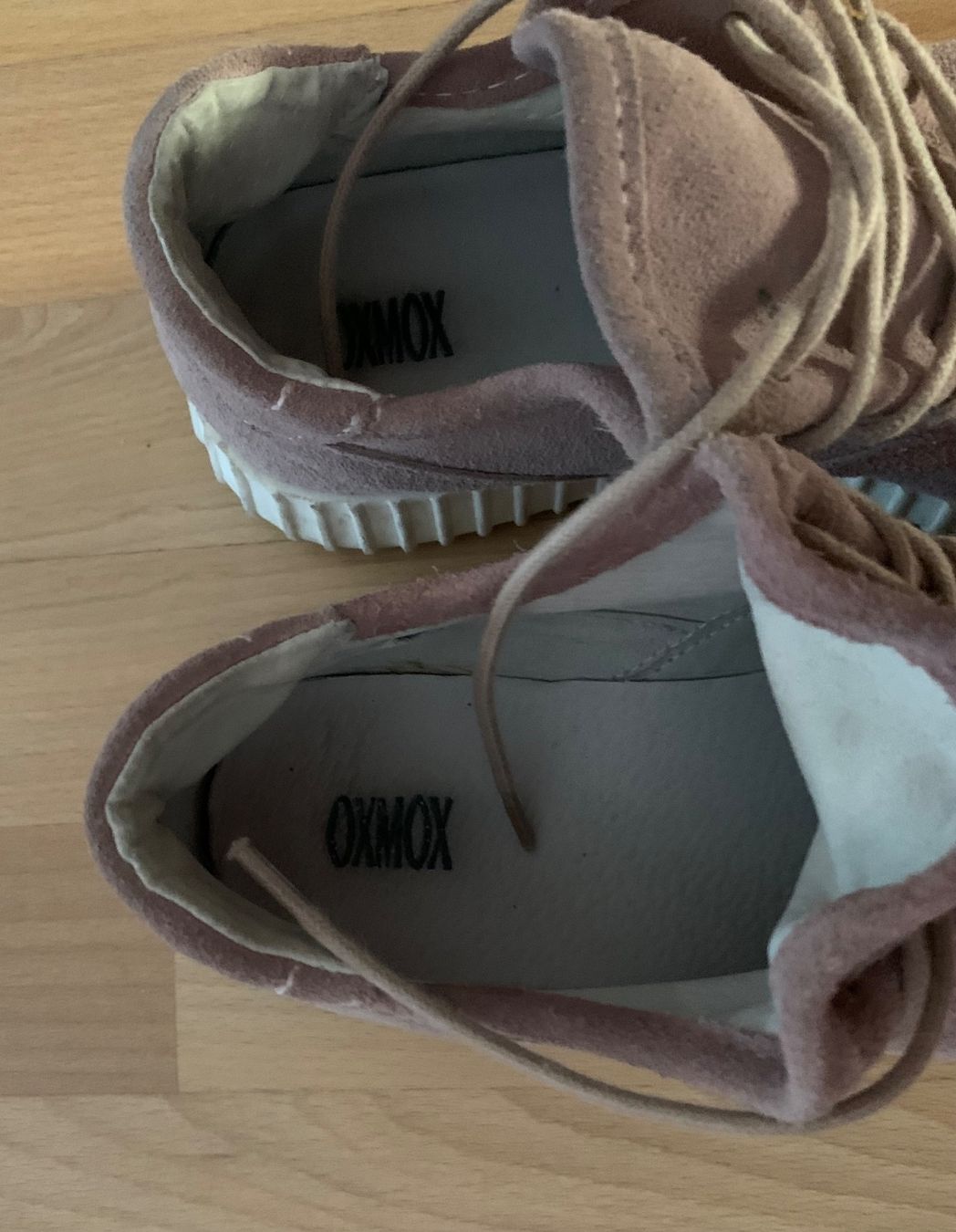 Damenschuhe: Wildleder Sneaker von Oxmox – Gebraucht aus Thalwil von Ulurusunset 1