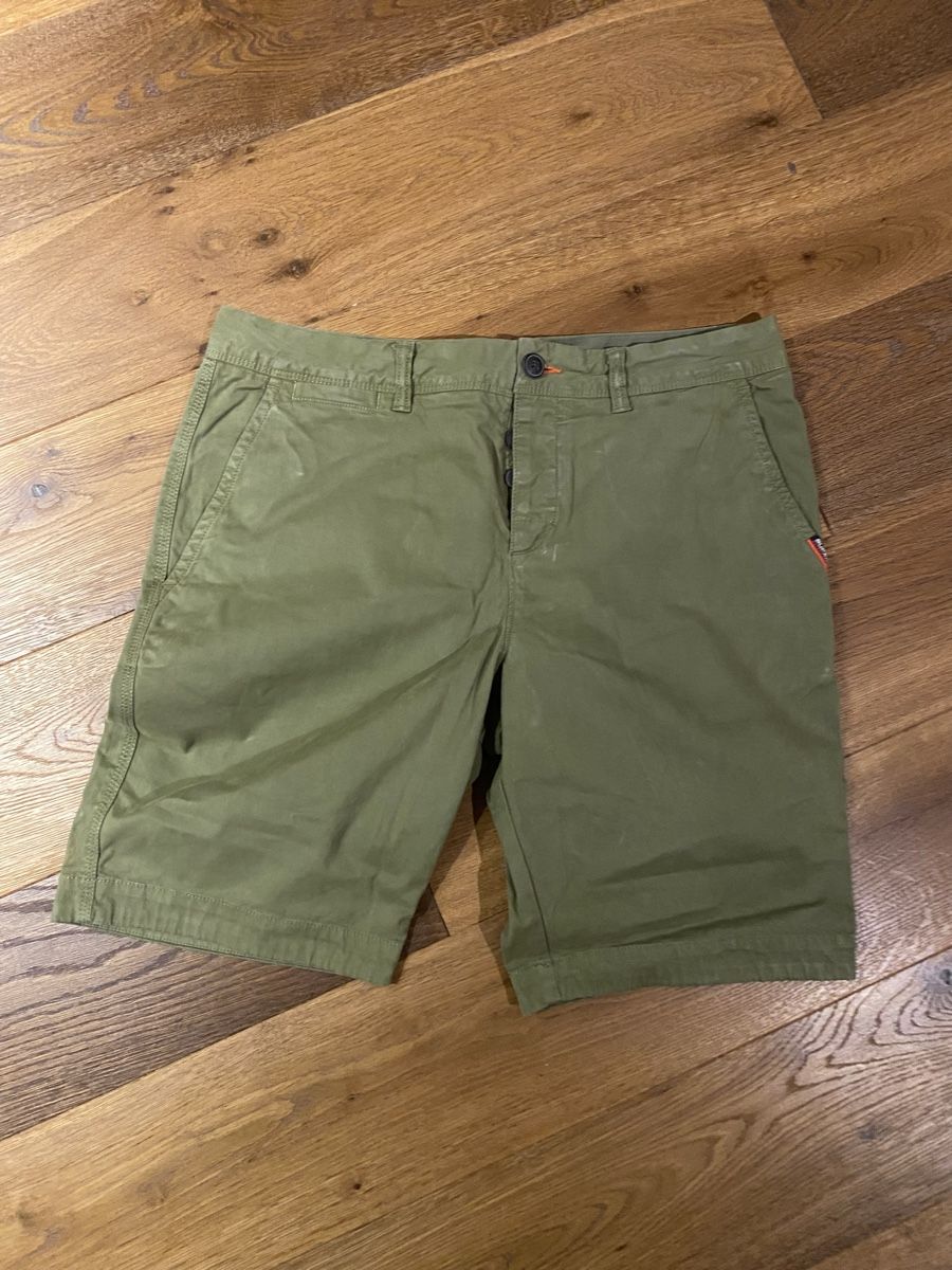 Superdry Pantaloni: Superdry Internationel Herren Short, Größe 34 – Nuovo (secondo la descrizione) da Effingen venduto da Daizyy