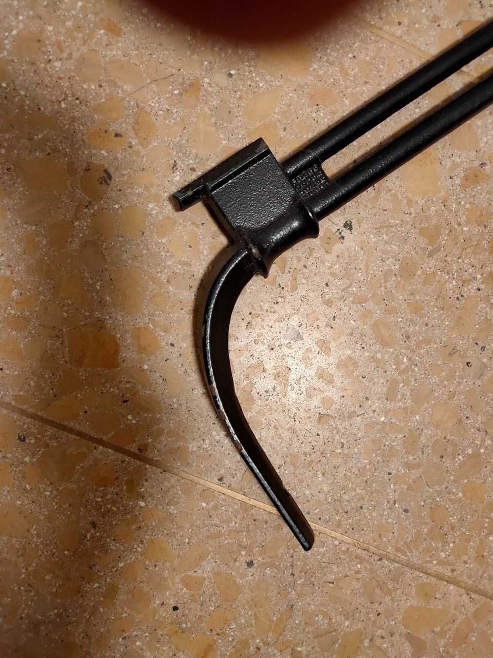 Altri mobili d'antiquariato: 2 Alte Gussfüsse – Usato da Zürich venduto da Joer 2