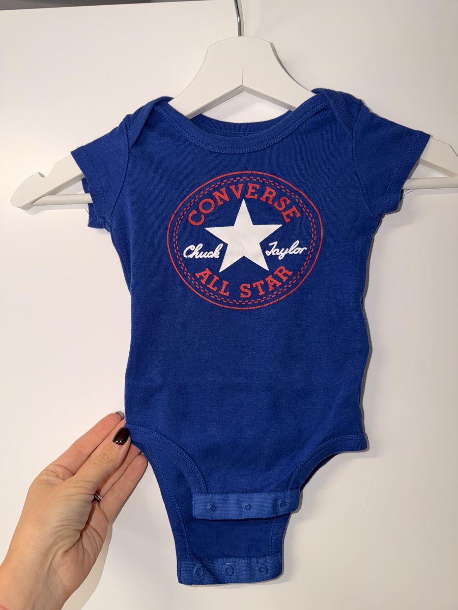 Converse Camicie, Top & T-shirt: Converse Body 0-6 Mt. – Nuovo (secondo la descrizione) da Frenkendorf venduto da banemk12